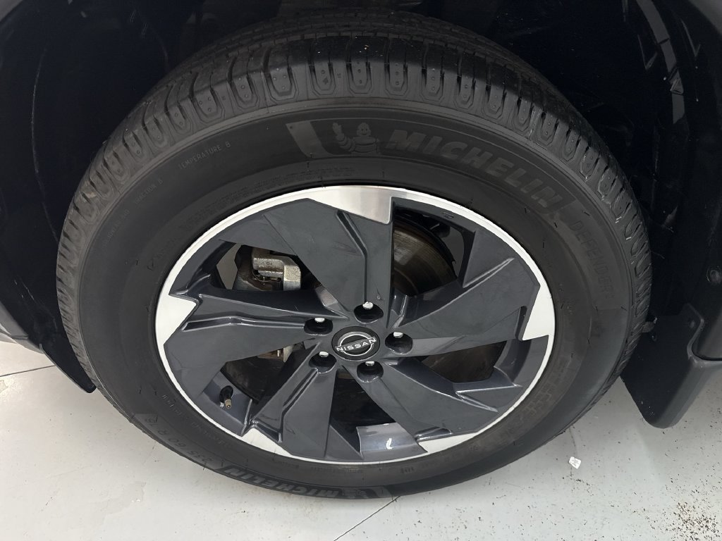 Used 2024 Super Black Nissan SV image 10