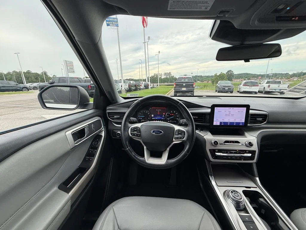 Used 2021 Silver Ford XLT image 8