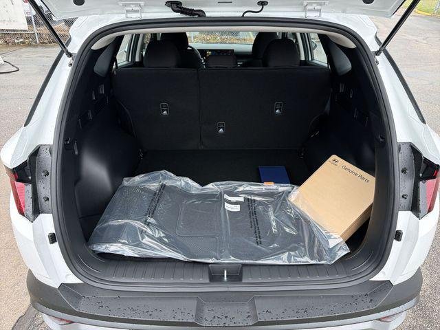 New 2026 White Hyundai SE FWD image 21