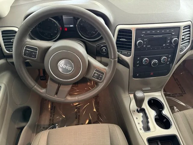 Used 2012 Silver Jeep Laredo image 27