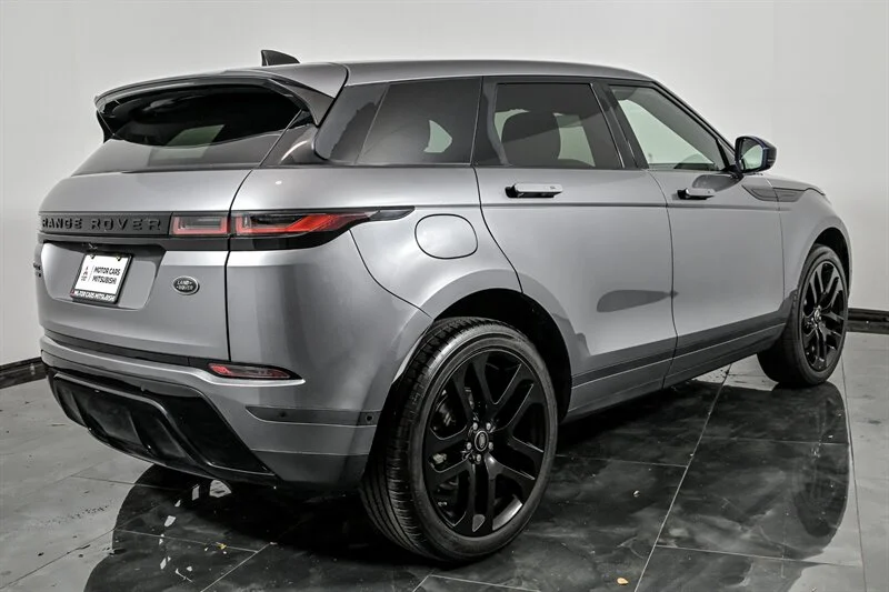 Used 2020 Corris Grey Metallic Land Rover SE image 9