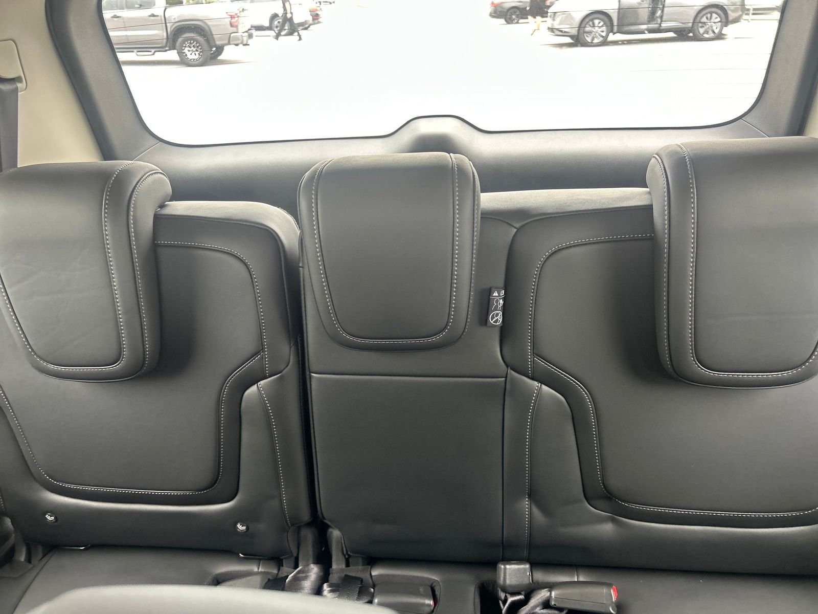 2025 Nissan Armada SV - Photo 23