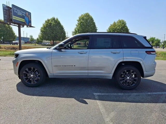 New 2026 Silver Jeep Limited Reserve image 4