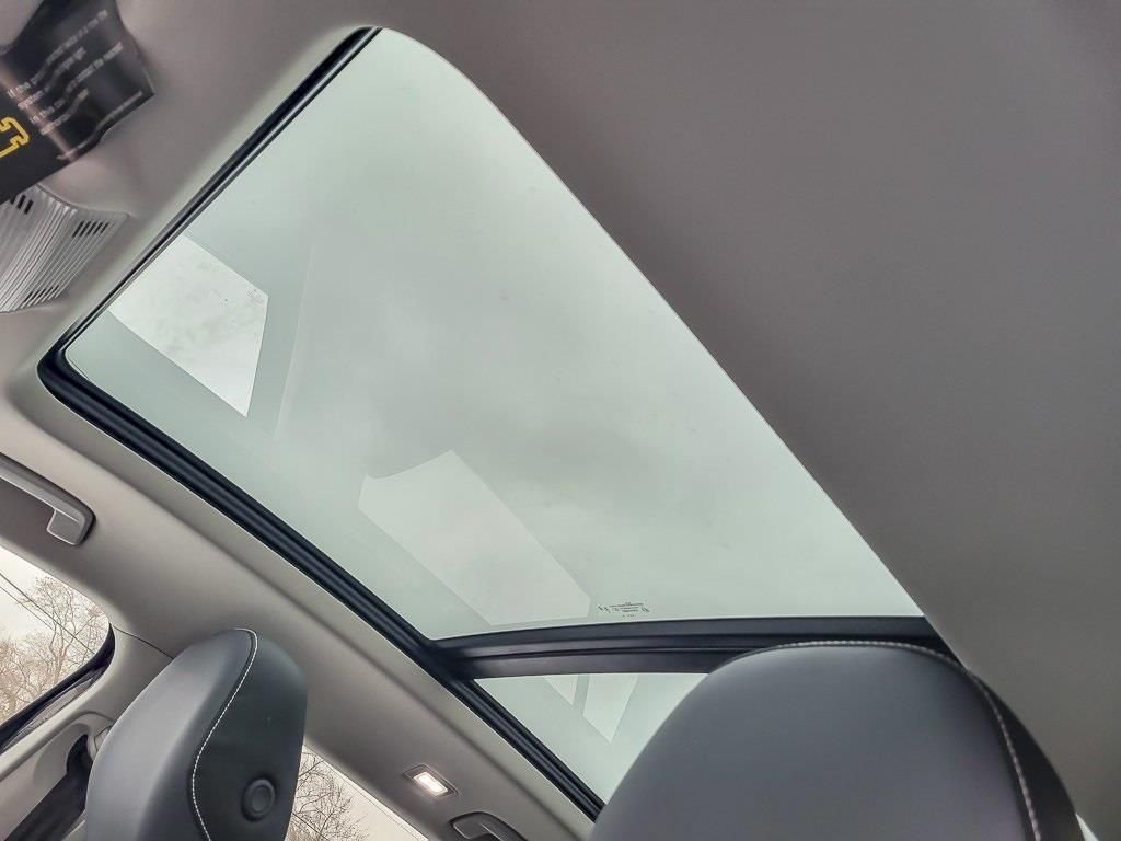 New 2026 Pure White Volkswagen 2.0T SE image 9