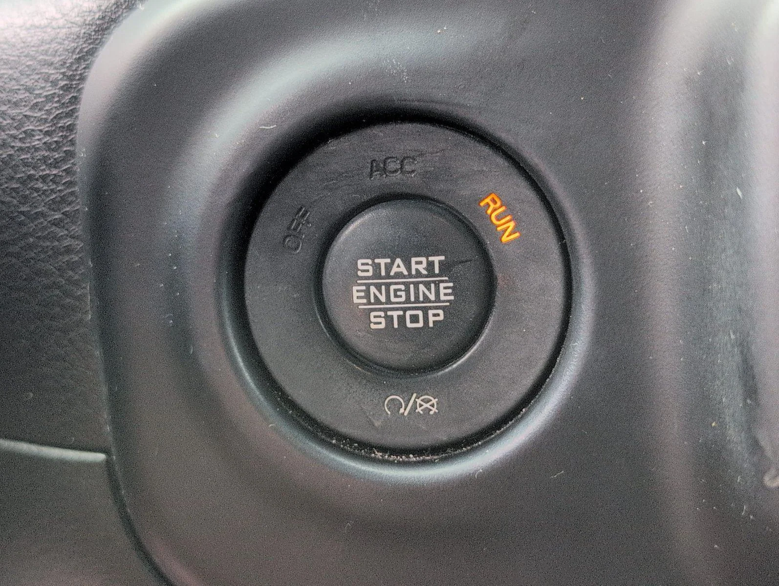 Used 2020 Firecracker Red Clearcoat Jeep Sport S image 25