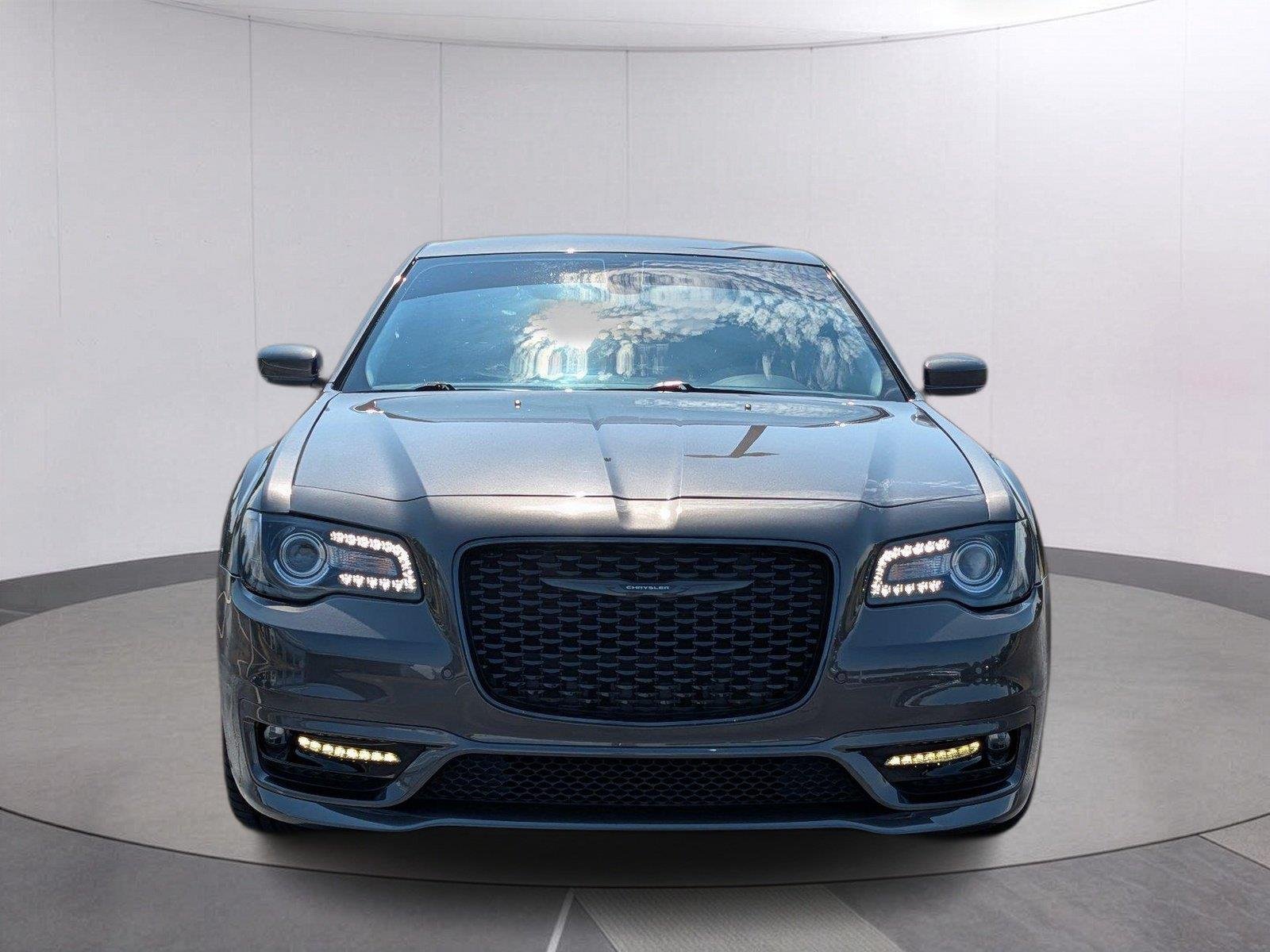 Used 2023 Granite Crystal Metallic Clearcoat Chrysler Touring L image 8