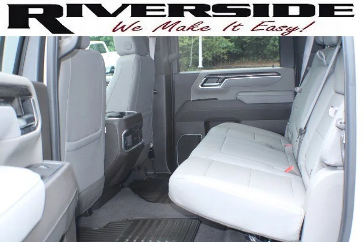 Used 2025 Summit White Chevrolet LTZ image 16