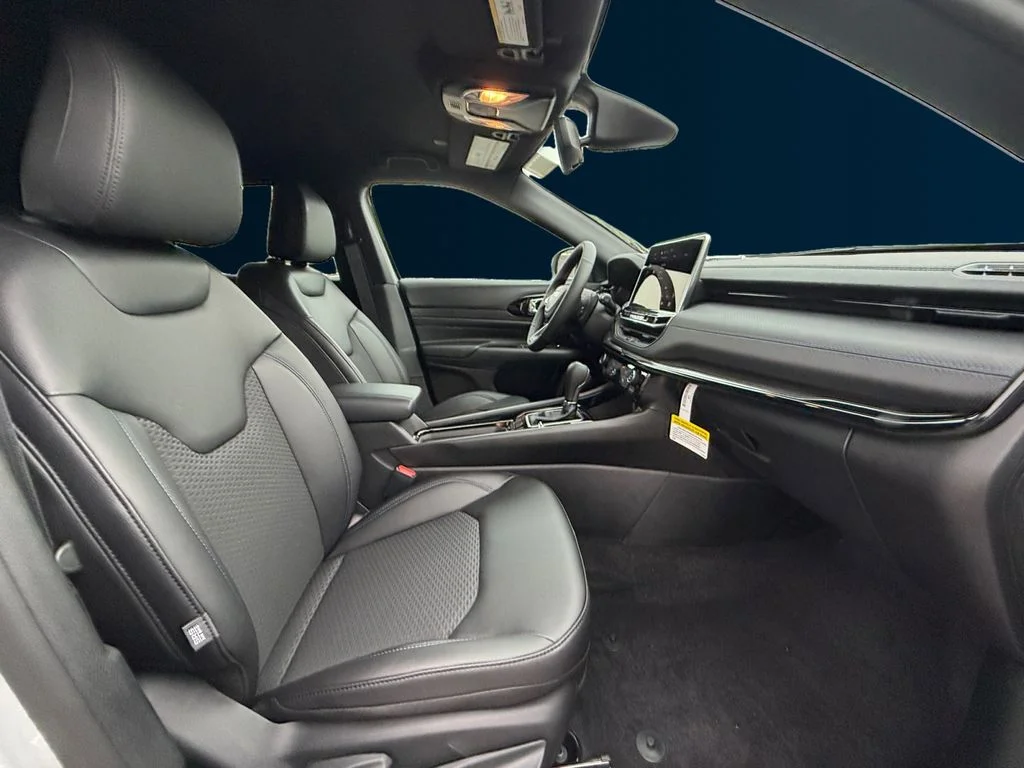 New 2026 Silver Jeep Latitude image 17