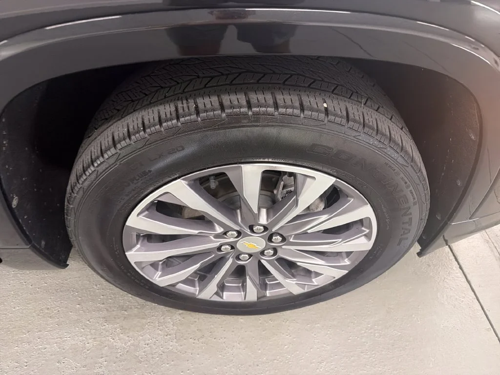 Used 2022 Black Chevrolet Premier image 4