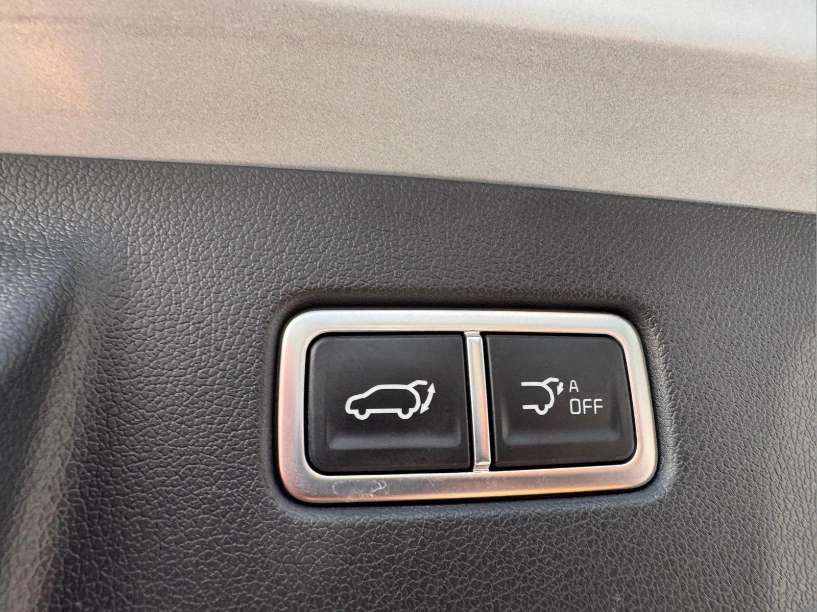 Used 2024 Wolf Gray Kia X-Line EX image 16