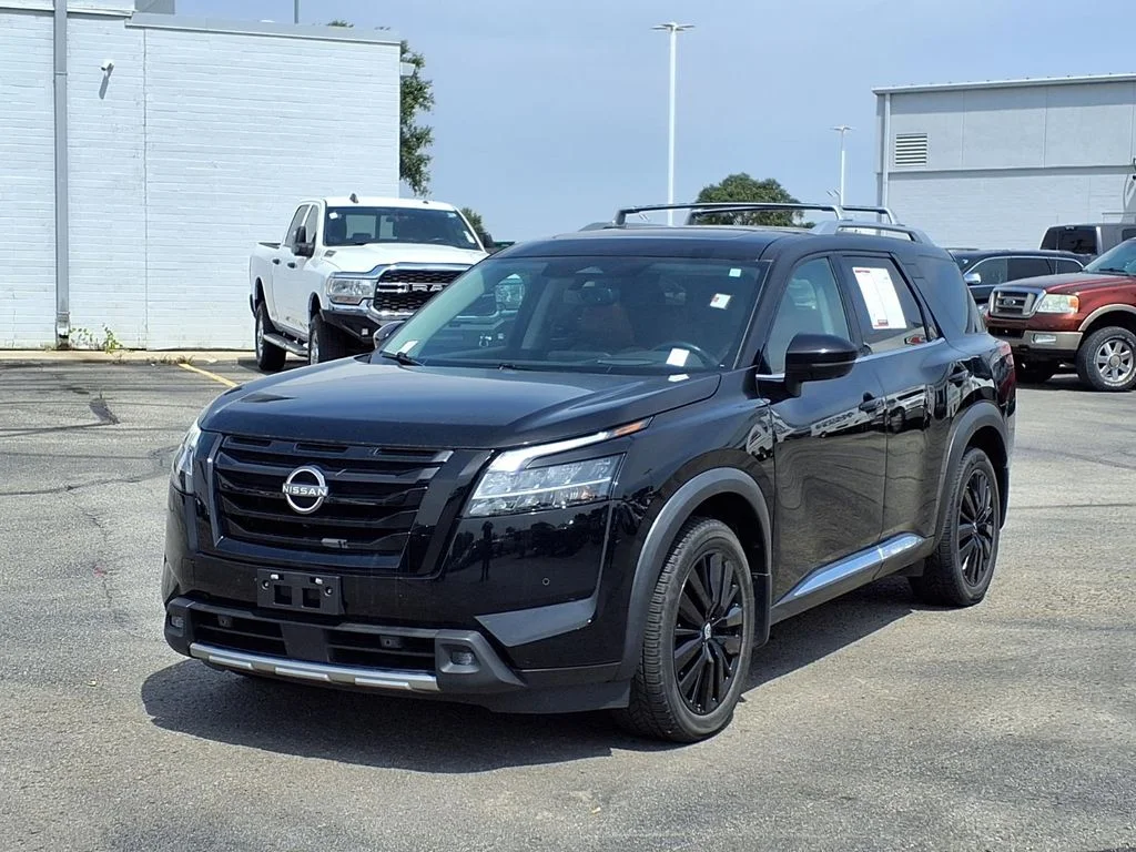 Used 2022 Nissan Pathfinder Platinum with VIN 5N1DR3DK0NC238355 for sale in Kansas City