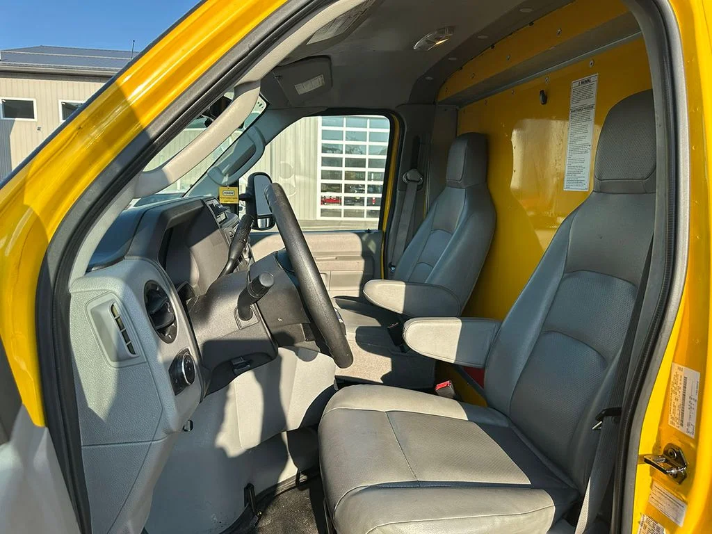 Used 2022 Yellow Ford Base image 23
