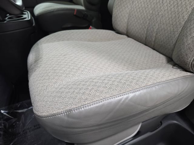 Used 2022 White Chevrolet LT image 26