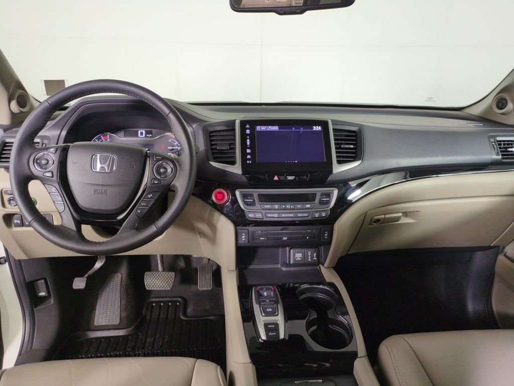 Used 2017 White Diamond Pearl Honda Touring image 12