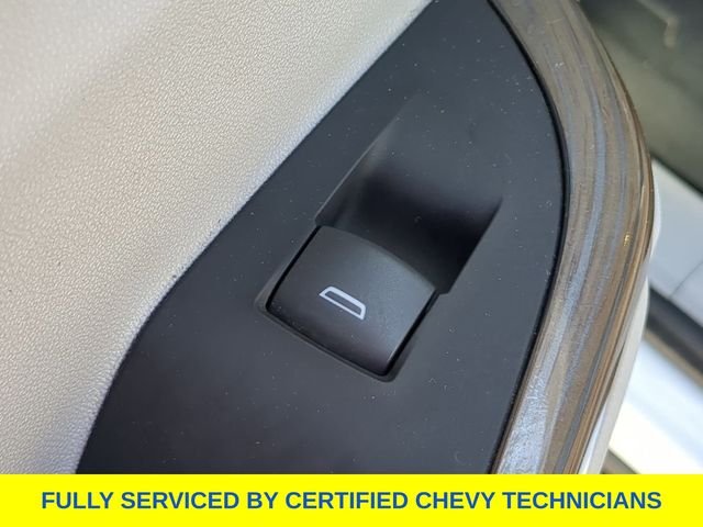 Used 2023 White GMC SLE image 39
