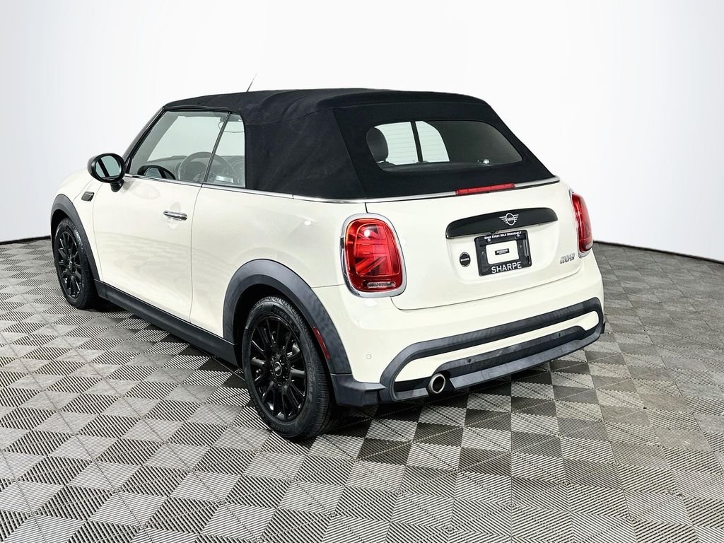 Used 2022 Pepper White MINI Signature image 7