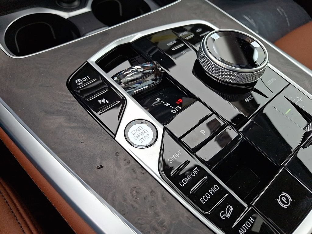 New 2026 Alpine White BMW xDrive40i image 13