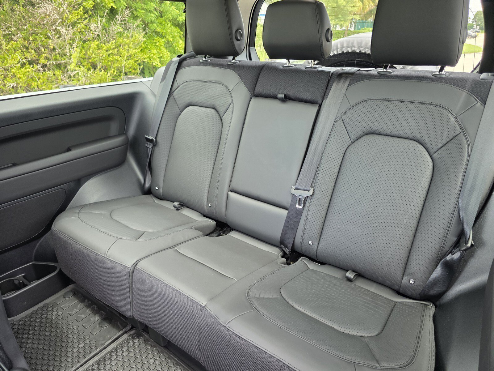 New 2026 Santorini Black LAND ROVER V8 image 14