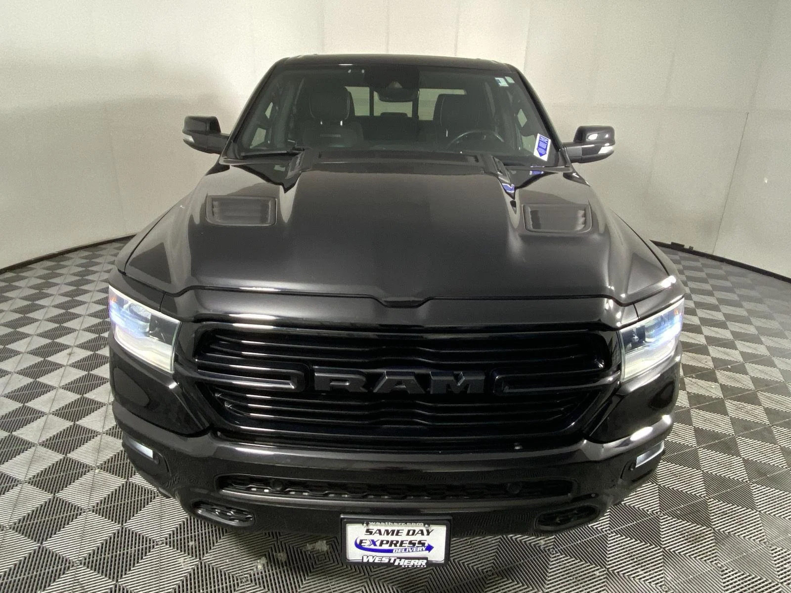 Used 2021 Diamond Black Crystal Pearlcoat Ram Laramie image 7