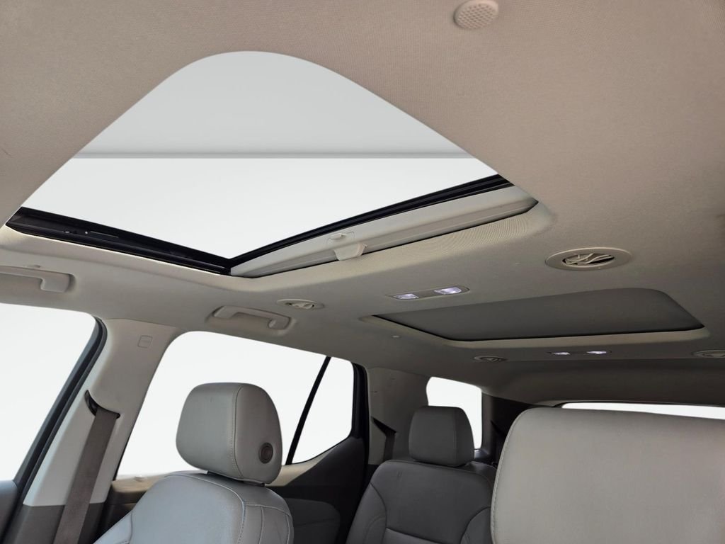 Used 2019 Beige Chevrolet Premier image 17