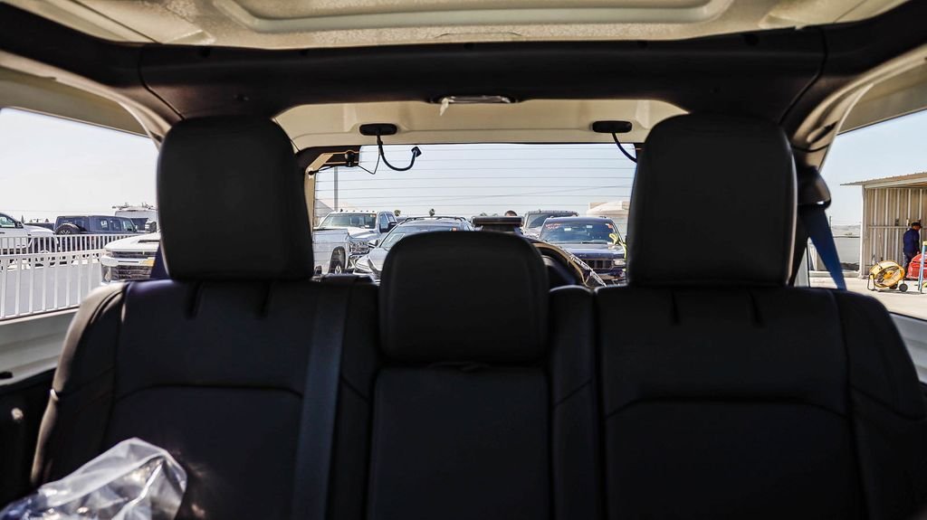 New 2026 Anvil Clear Coat Jeep Rubicon image 27