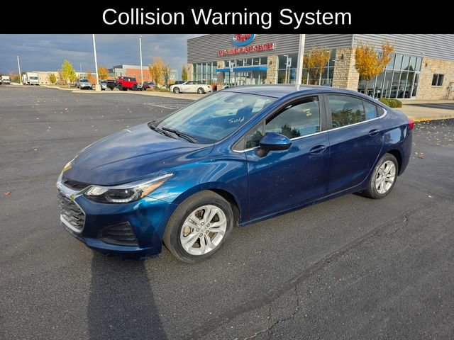 Used 2019 Chevrolet Cruze LT with VIN 1G1BE5SMXK7123590 for sale in Grove City, OH