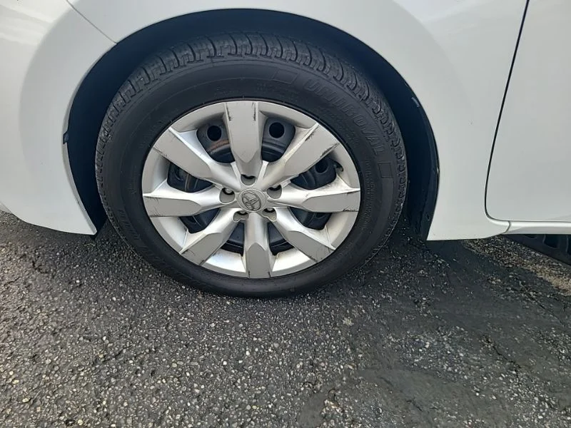 Used 2016 White Toyota LE image 10
