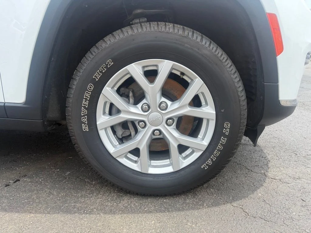 Used 2023 White Jeep Limited image 61