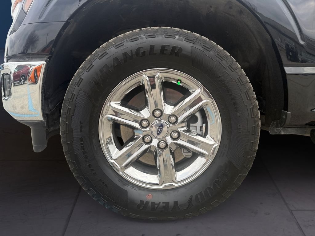 Used 2025 Black Ford XLT image 9