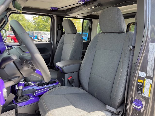 Used 2026 Crystal Metallic Jeep Sport S image 11