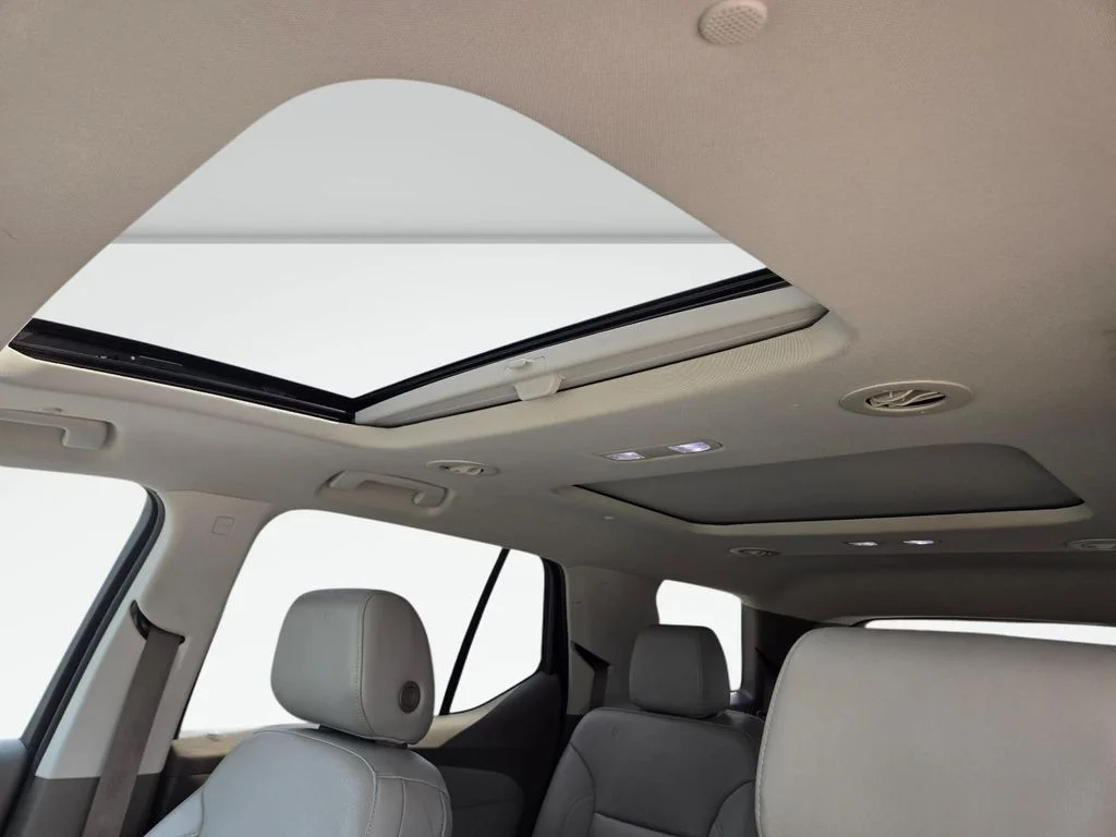 Used 2019 Beige Chevrolet Premier image 17