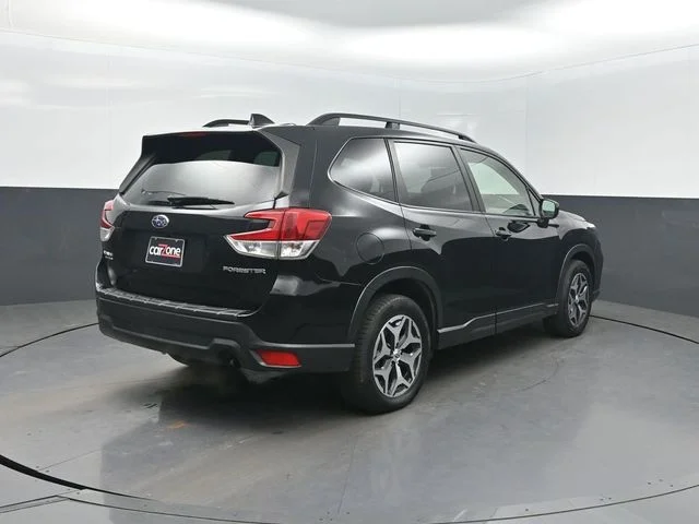Used 2020 Black Subaru Premium image 34