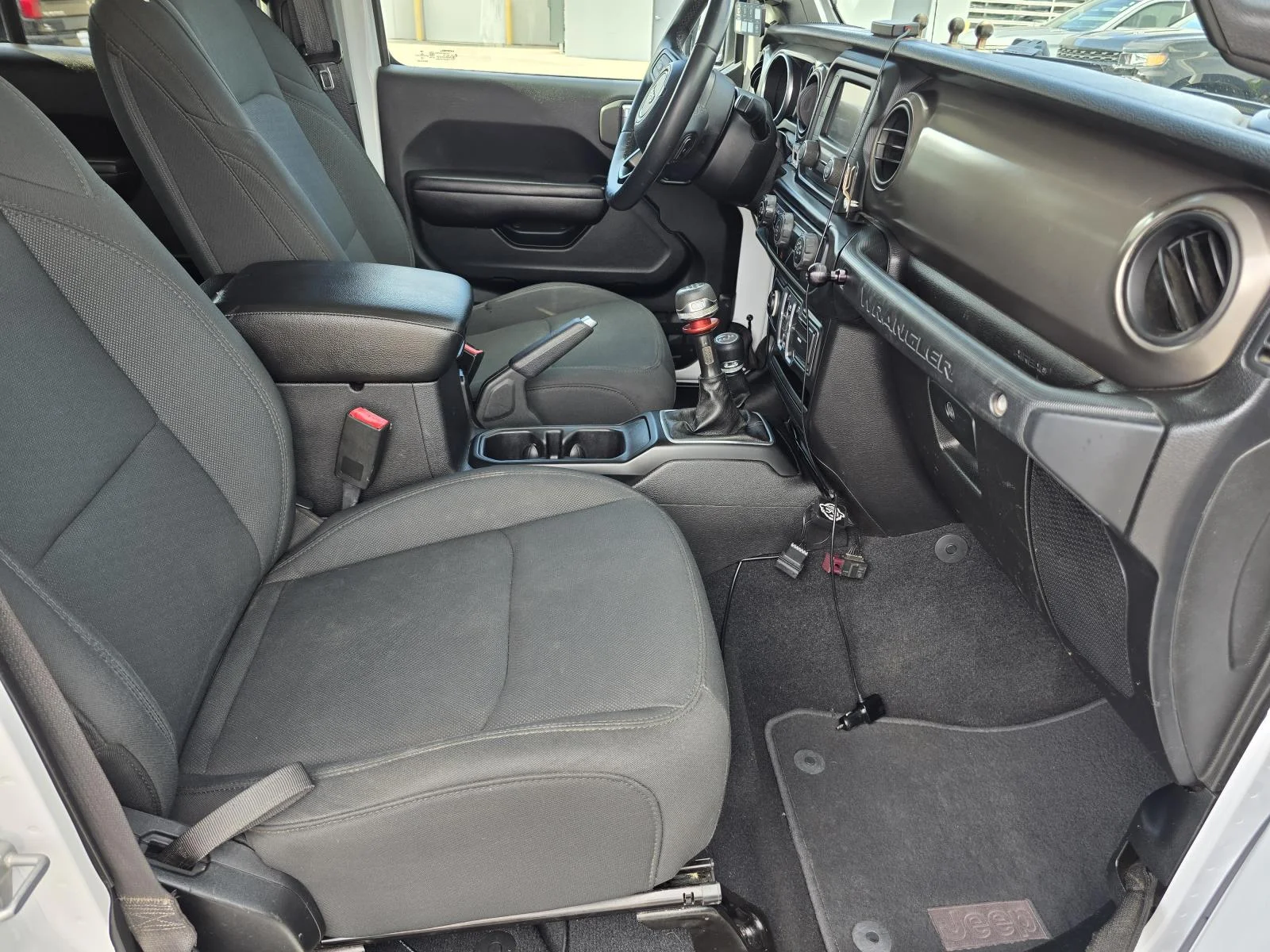 Used 2018 Bright White Clearcoat Jeep Sport S image 20