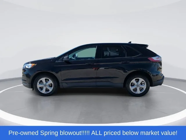 Used 2020 Black Ford SE image 5