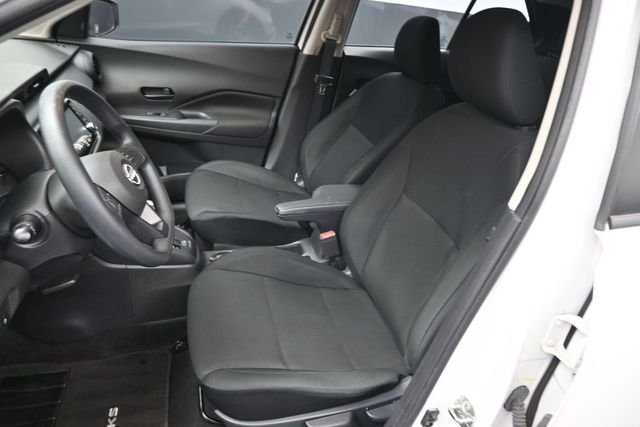 Used 2024 White Nissan S image 19