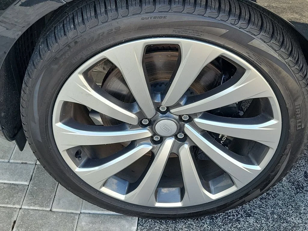 Used 2023 Santorini Black Metallic Land Rover Autobiography image 7