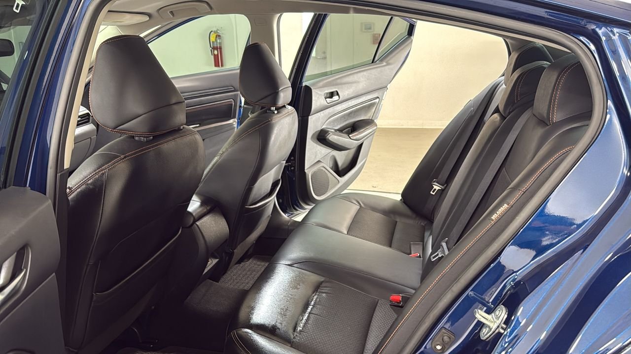 Used 2020 Blue Nissan 2.5 SR image 15