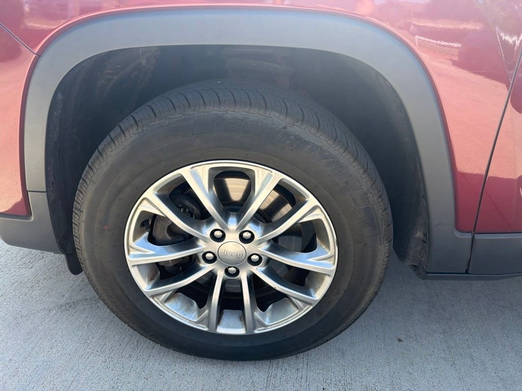Used 2019 Red Jeep Latitude Plus image 8