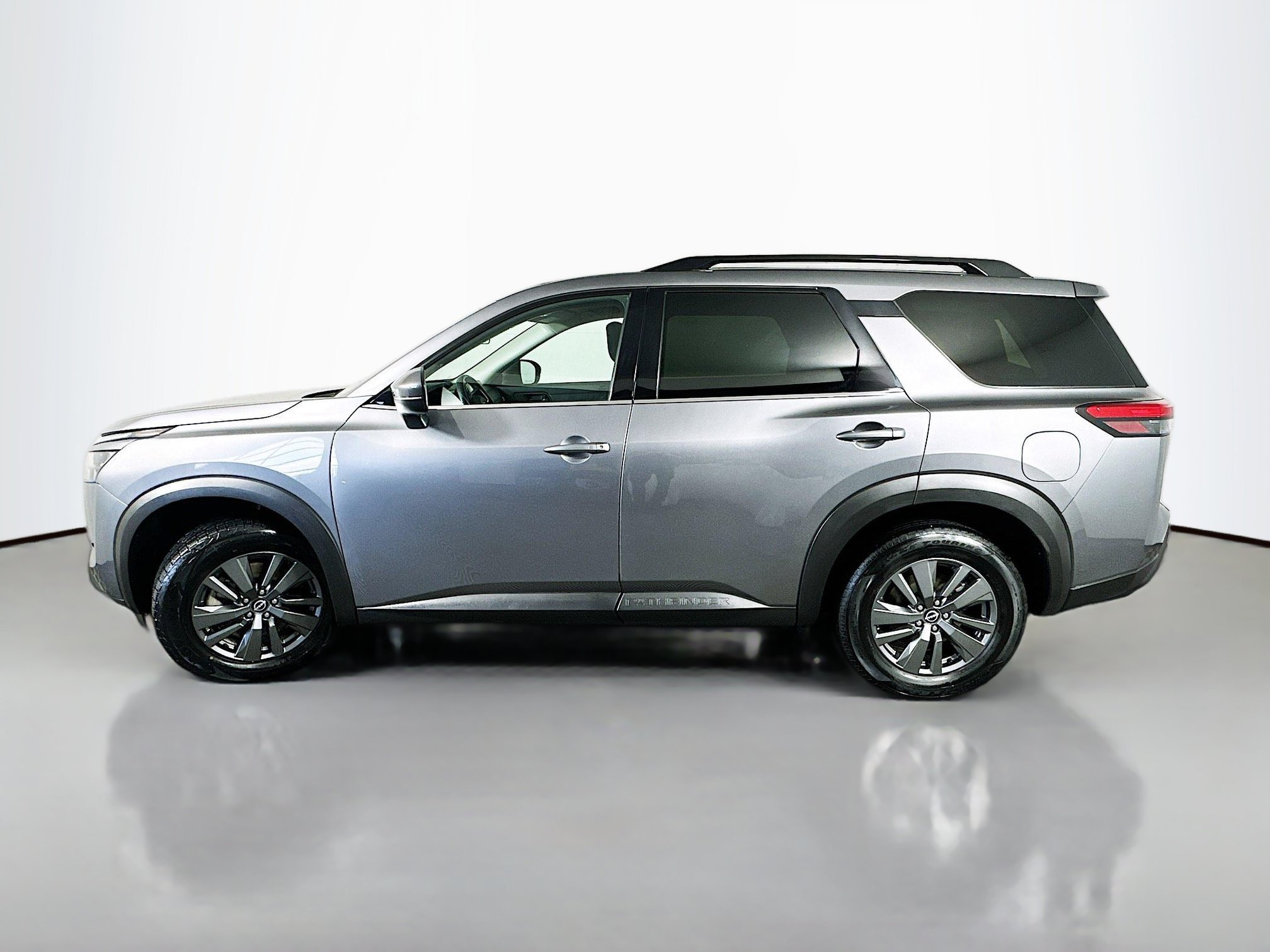 Used 2024 Gun Metallic Nissan SV image 4