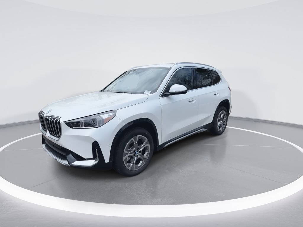 Used 2026 White BMW xDrive28i image 4