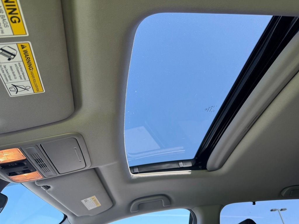 Used 2019 White Diamond Pearl Honda EX-L image 16