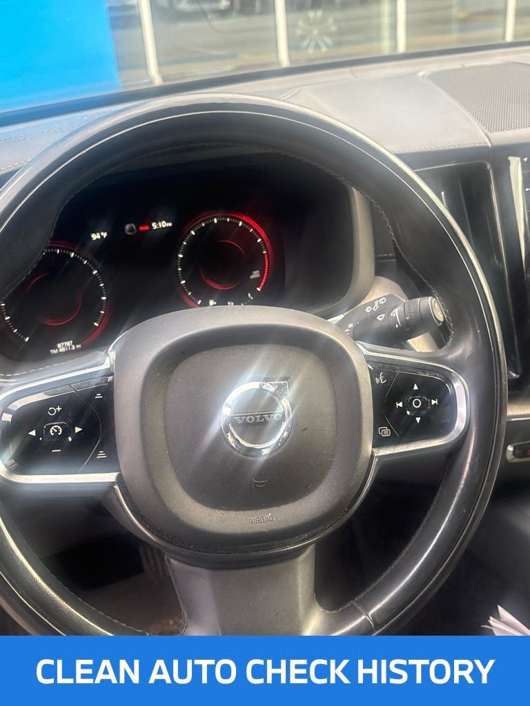Used 2019 Green Volvo T5 Inscription image 2
