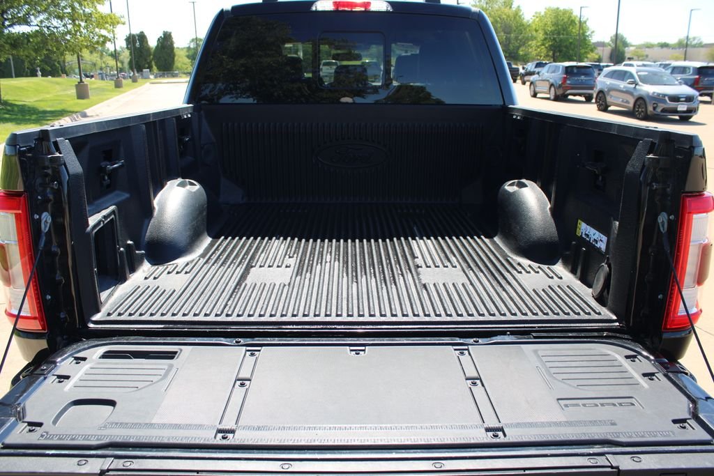 Used 2023  Ford Lariat image 14