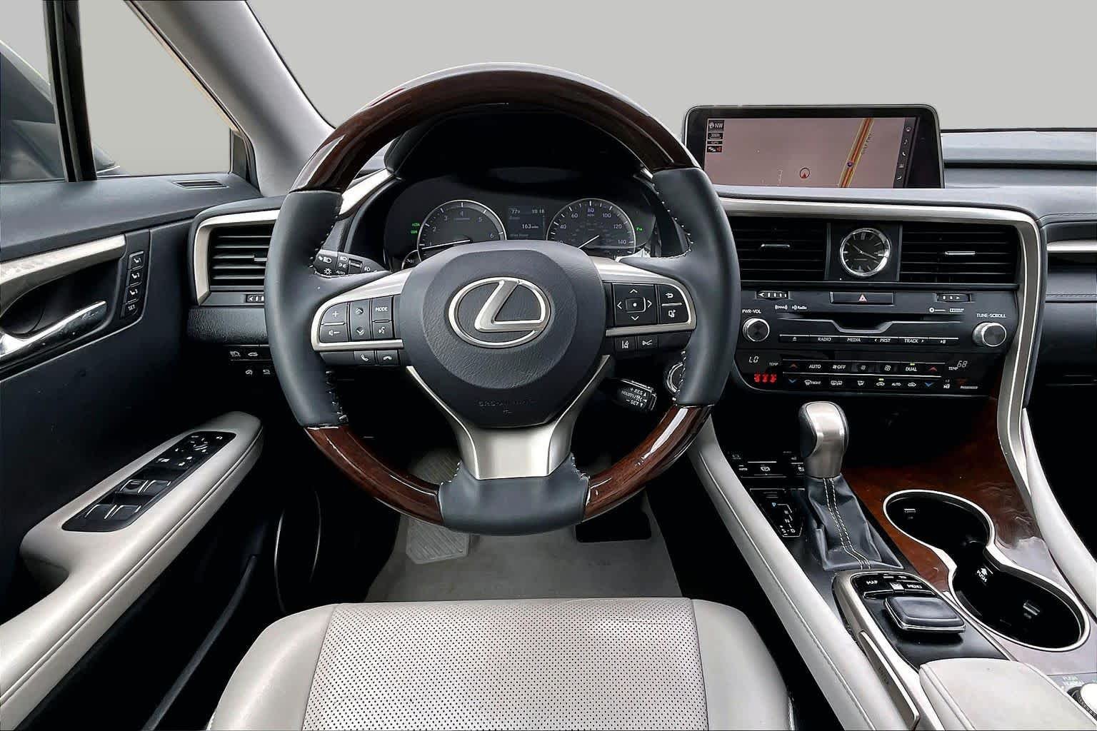 Used 2019 Atomic Silver Lexus  image 6