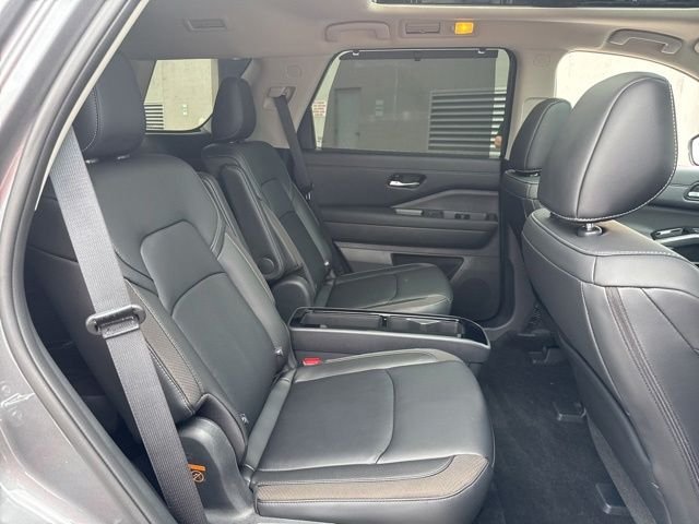Used 2025 Gray Nissan SL image 19
