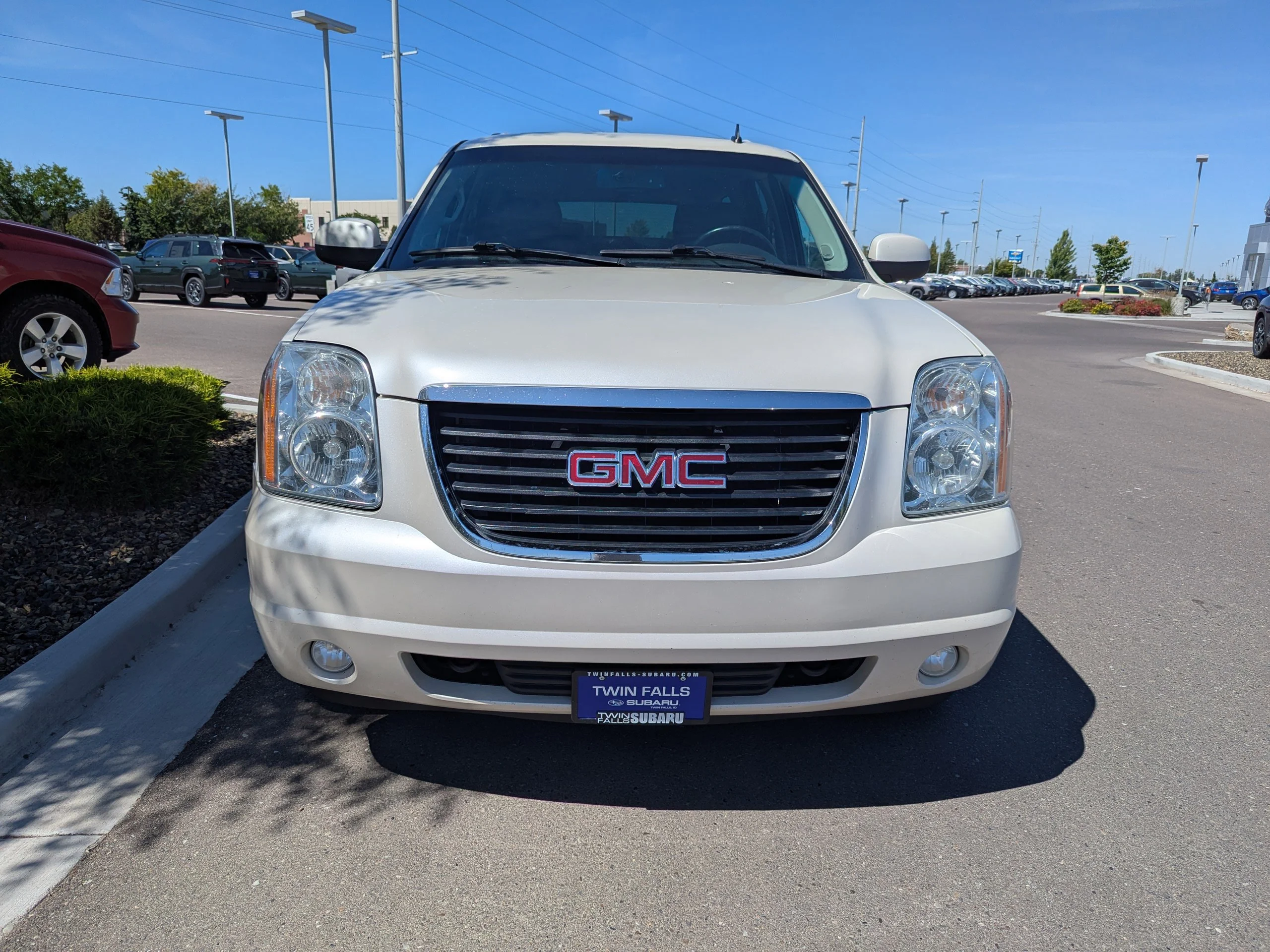 Used 2014 White Diamond Tricoat GMC SLT image 3