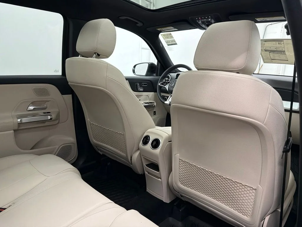 New 2026 Black Mercedes-Benz GLB 250 image 24