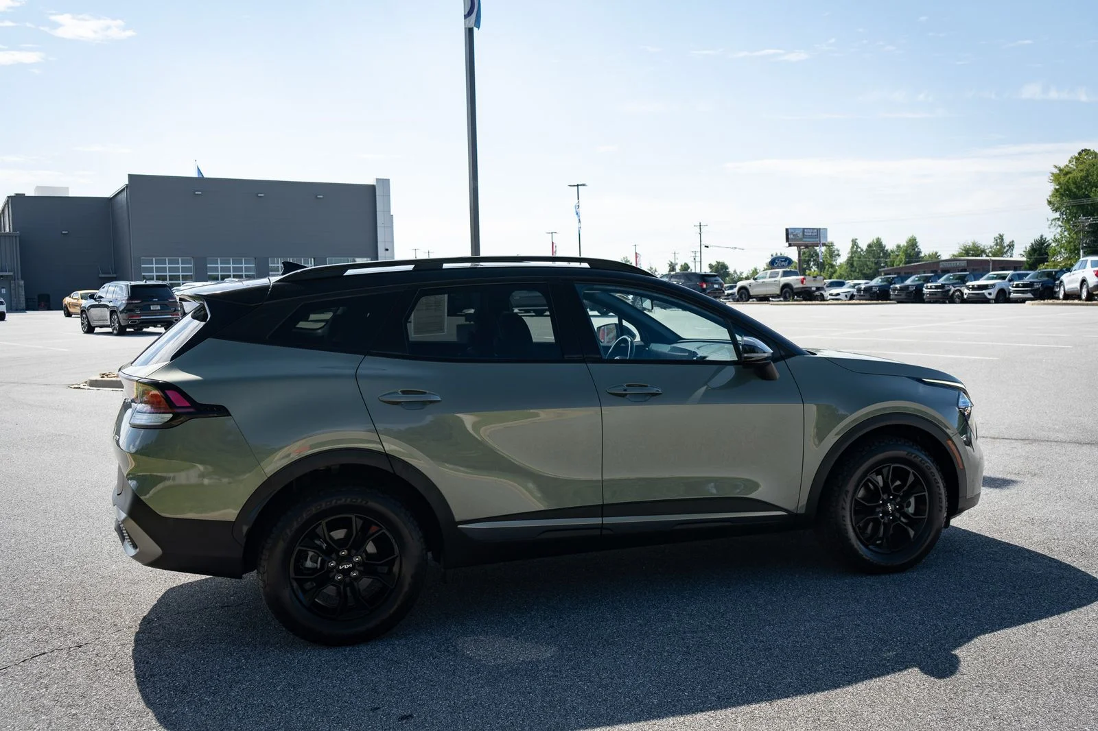 Used 2023 Green Kia X-Pro image 10