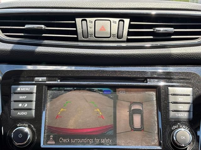 Used 2018 Red Nissan SV image 22