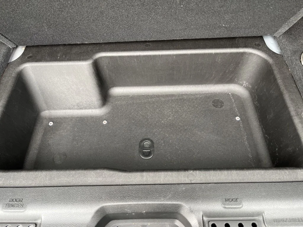 Used 2023 Silver Jeep Altitude image 34